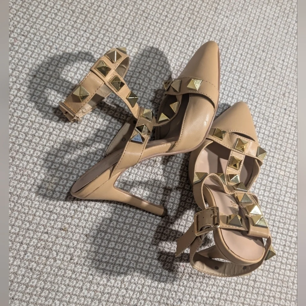 Forever 21 Tan Studded Heels
